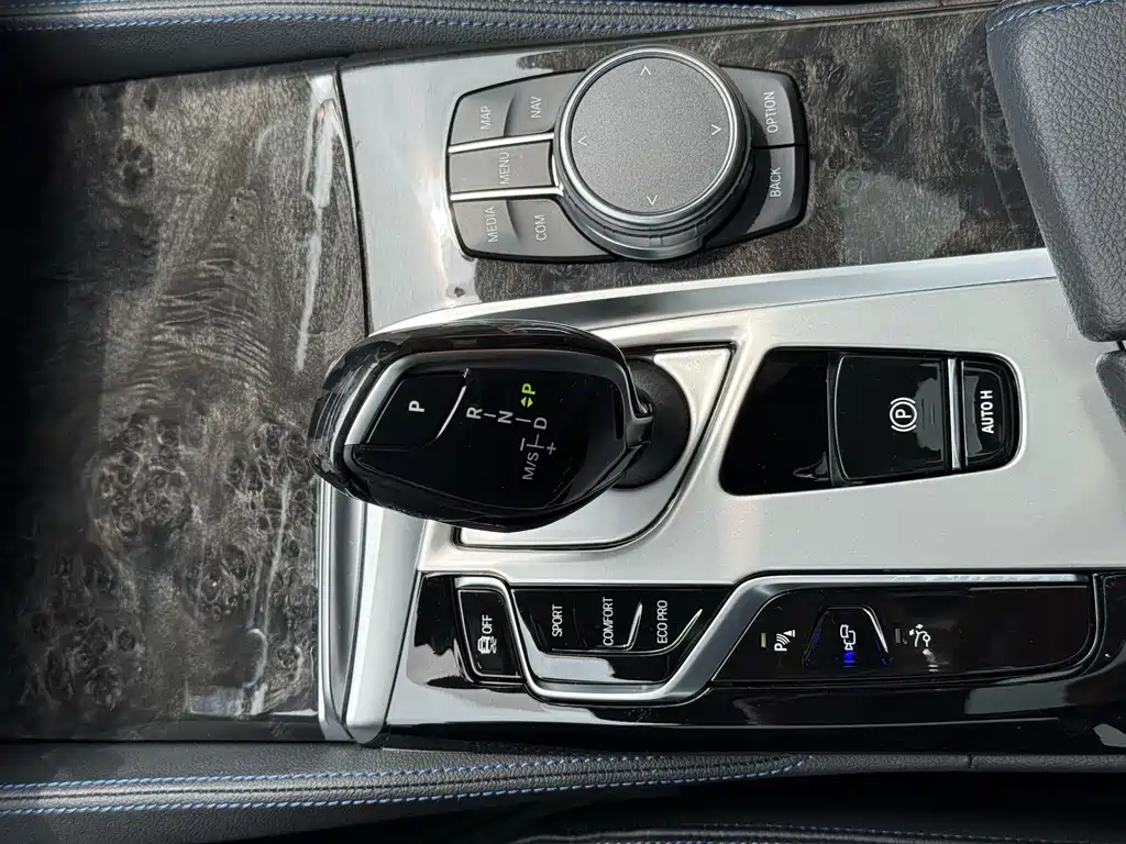 BMW 6 Series GT 2023 — фото 14