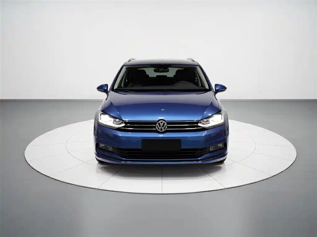 Volkswagen Touran 2017 — фото 3