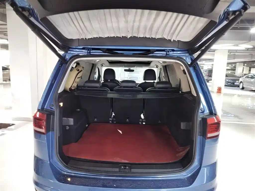 Volkswagen Touran 2017 — фото 19