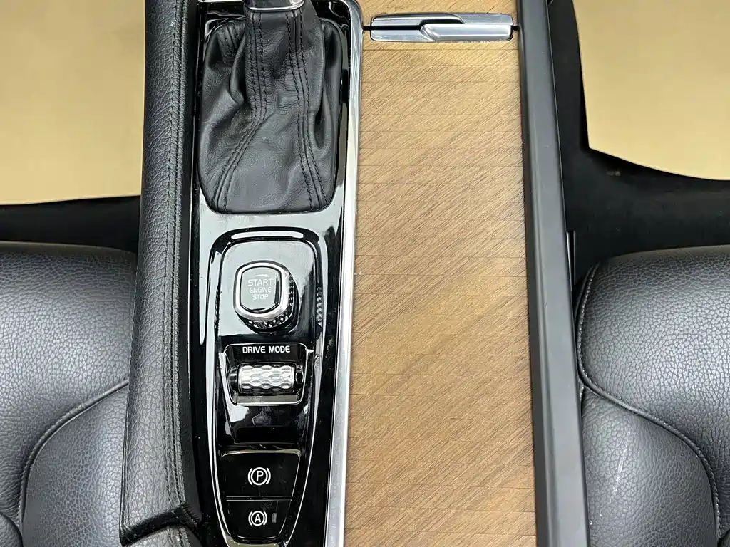 Volvo S90 2018 — фото 17