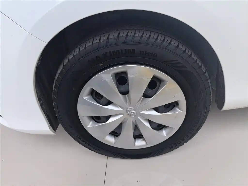 Toyota Yaris L 2021 — фото 23
