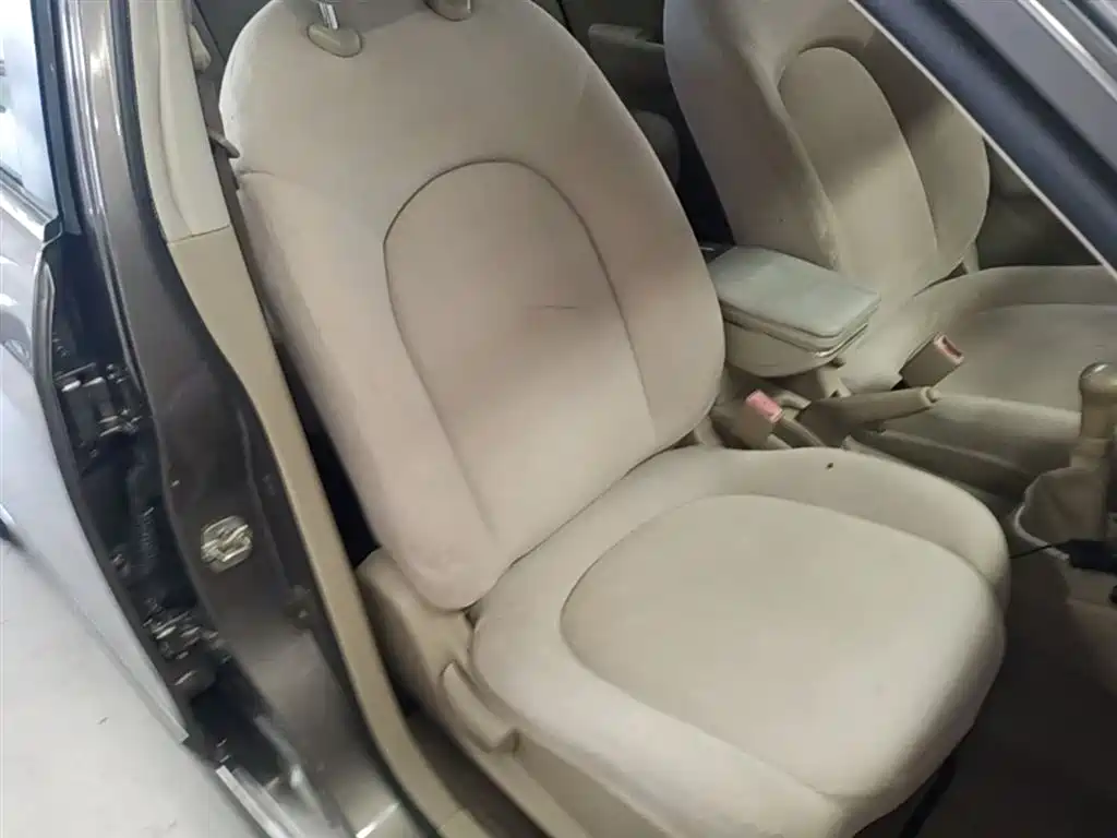 Nissan Sylphy 2016 — фото 16