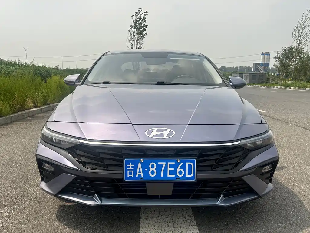 Hyundai Elantra 2024