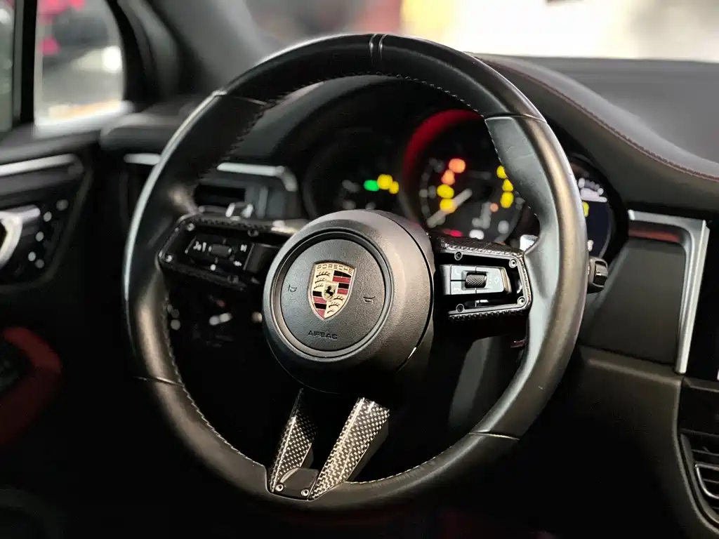 Porsche Macan 2022 — фото 11