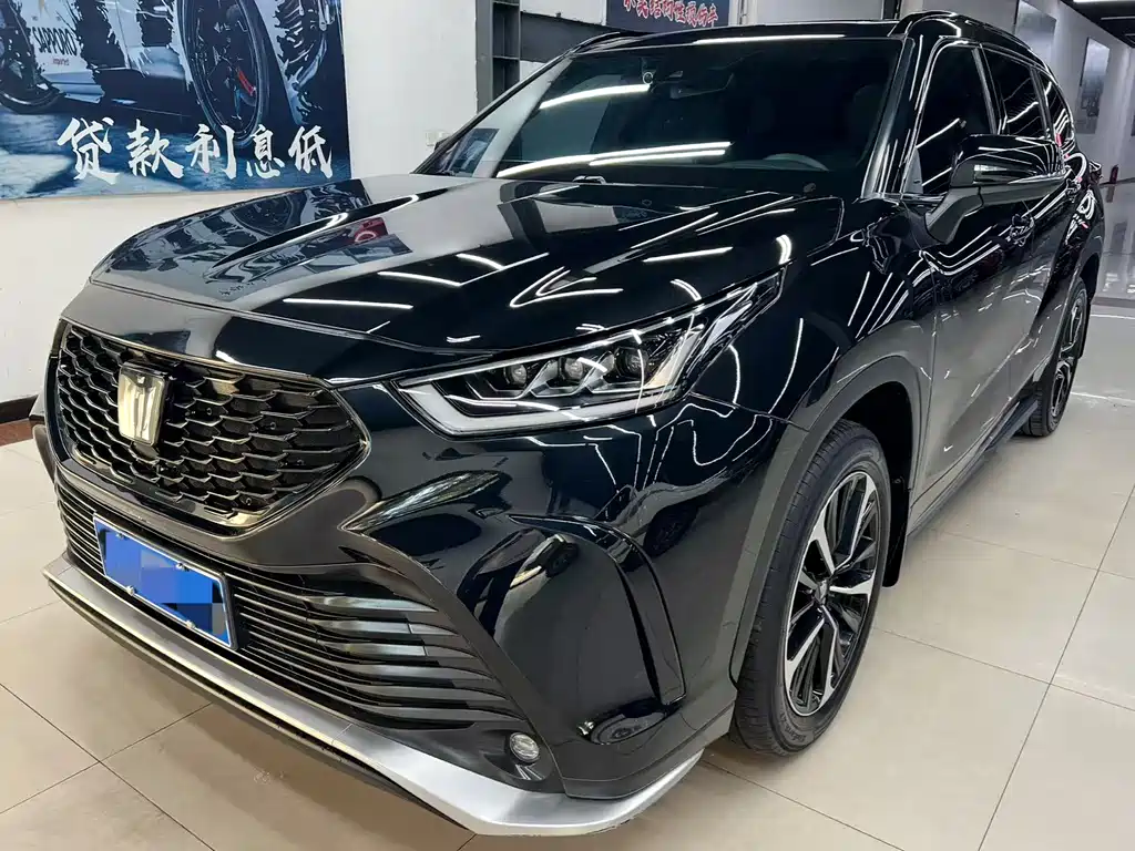Toyota Crown Kluger 2023