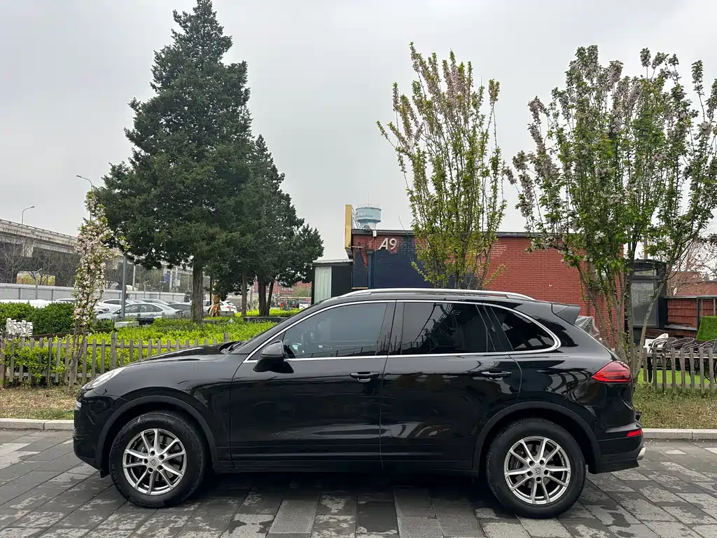 Porsche Cayenne 2018 — фото 17