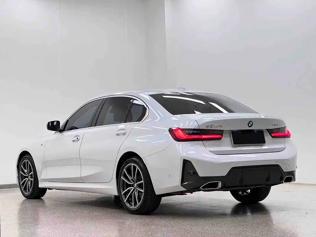 BMW 3 Series 2023 — фото 23