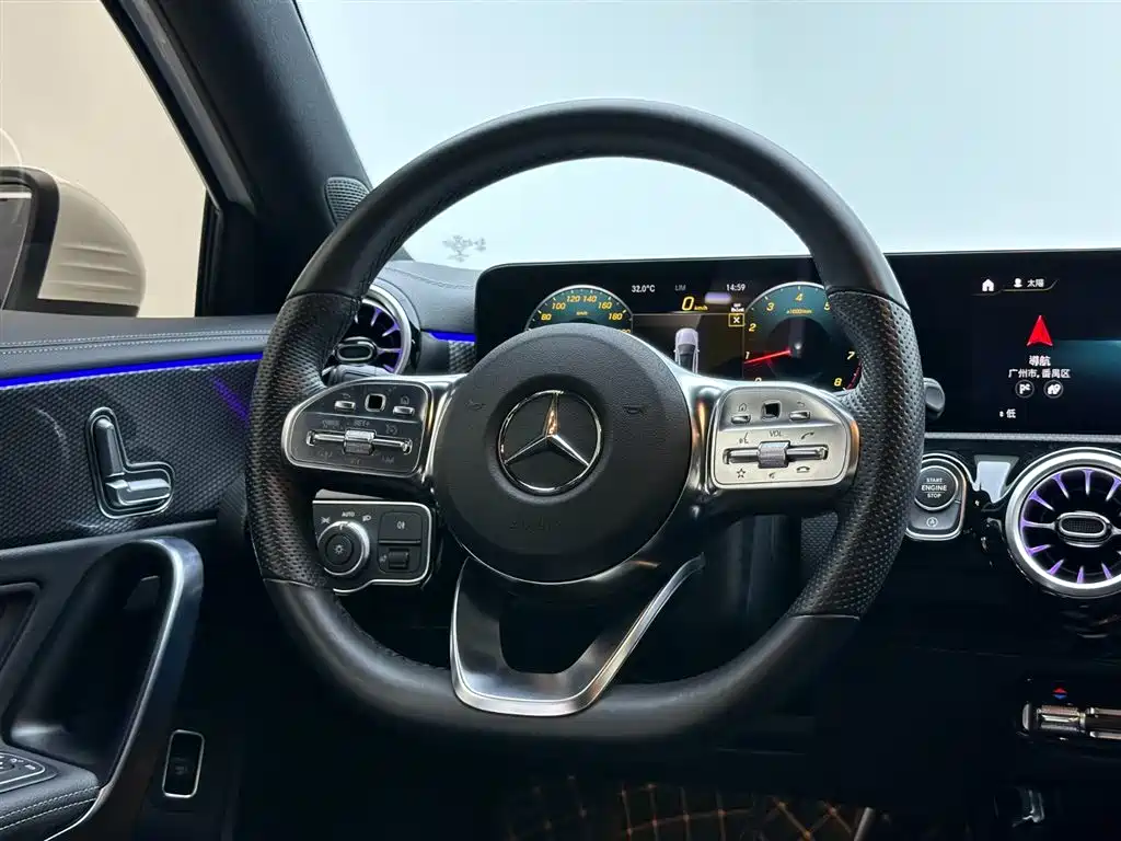 Mercedes-Benz A-Class 2022 — фото 12