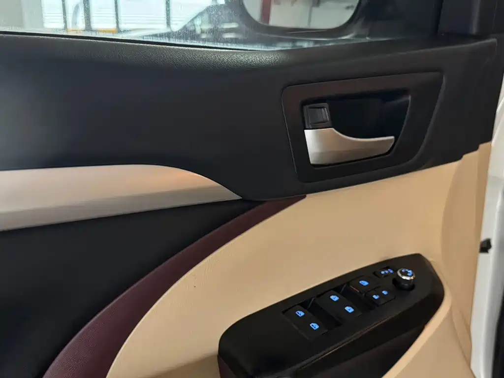 Toyota Highlander 2017 — фото 11