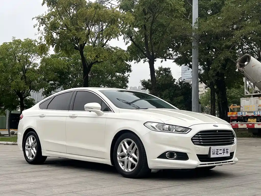 Ford Mondeo 2014 — фото 3
