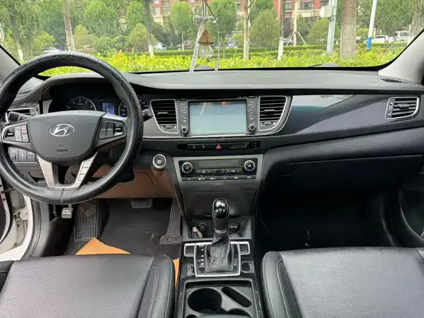 Hyundai Mistra 2015