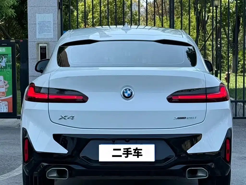 BMW X4 2022 — фото 8