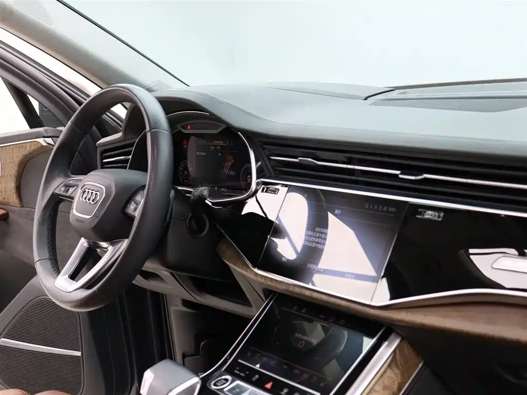 Audi Q7 2021 — фото 14