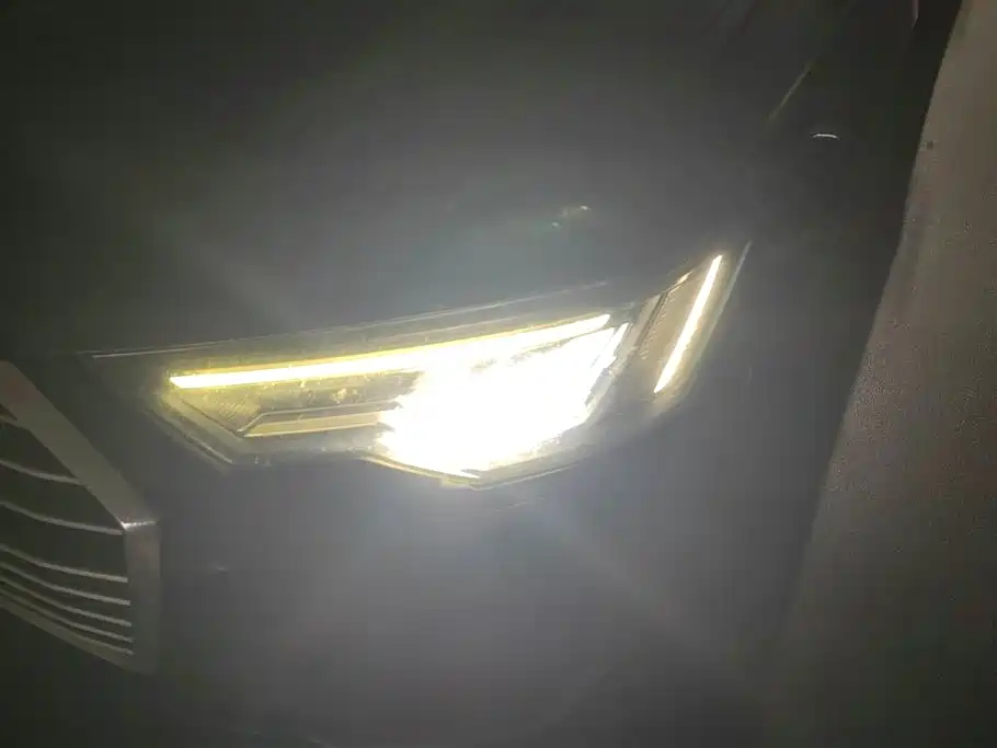 Audi A6L 2022