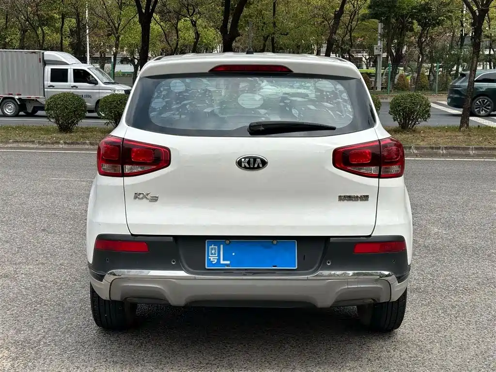 Kia KX3 2015 — фото 13