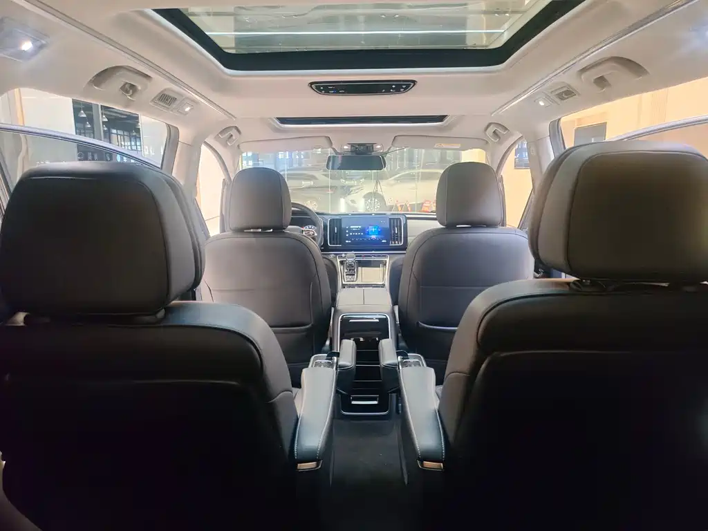 GAC Motor Trumpchi M8 2022 — фото 15