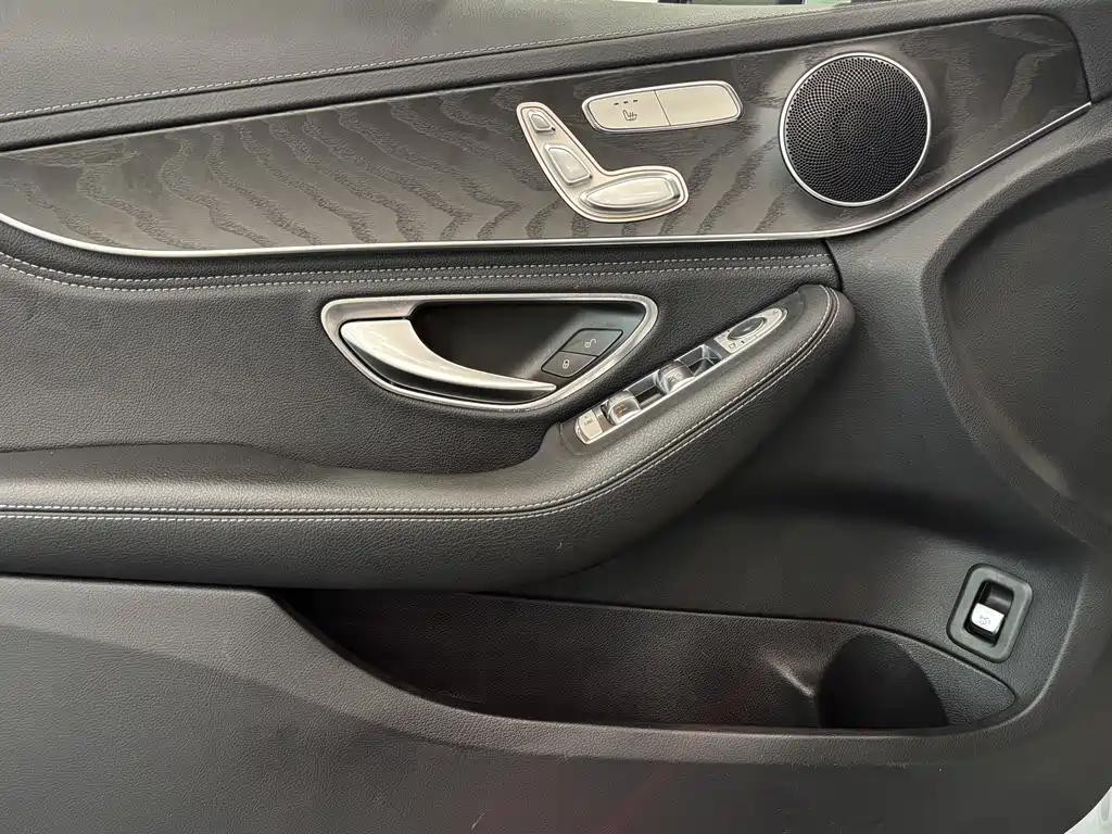 Mercedes-Benz C-Class 2019 — фото 18