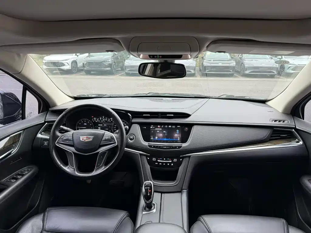Cadillac XT5 2019 — фото 9