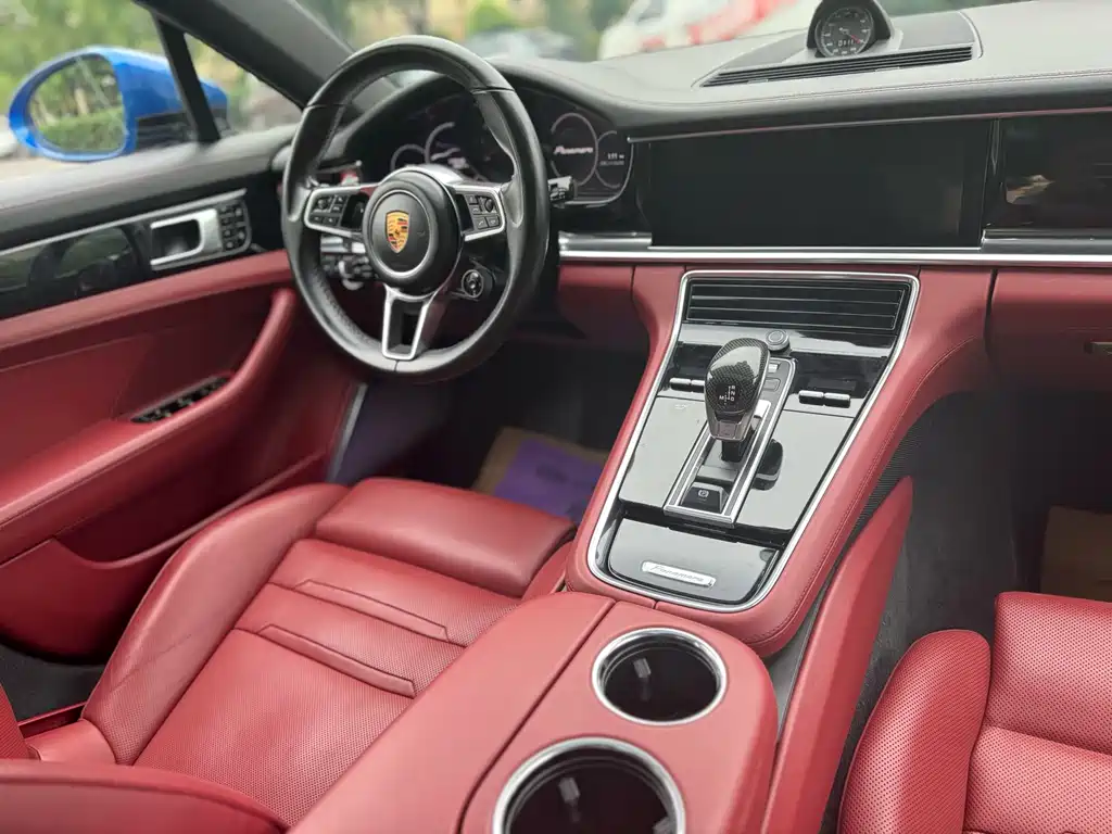 Porsche Panamera 2018 — фото 13