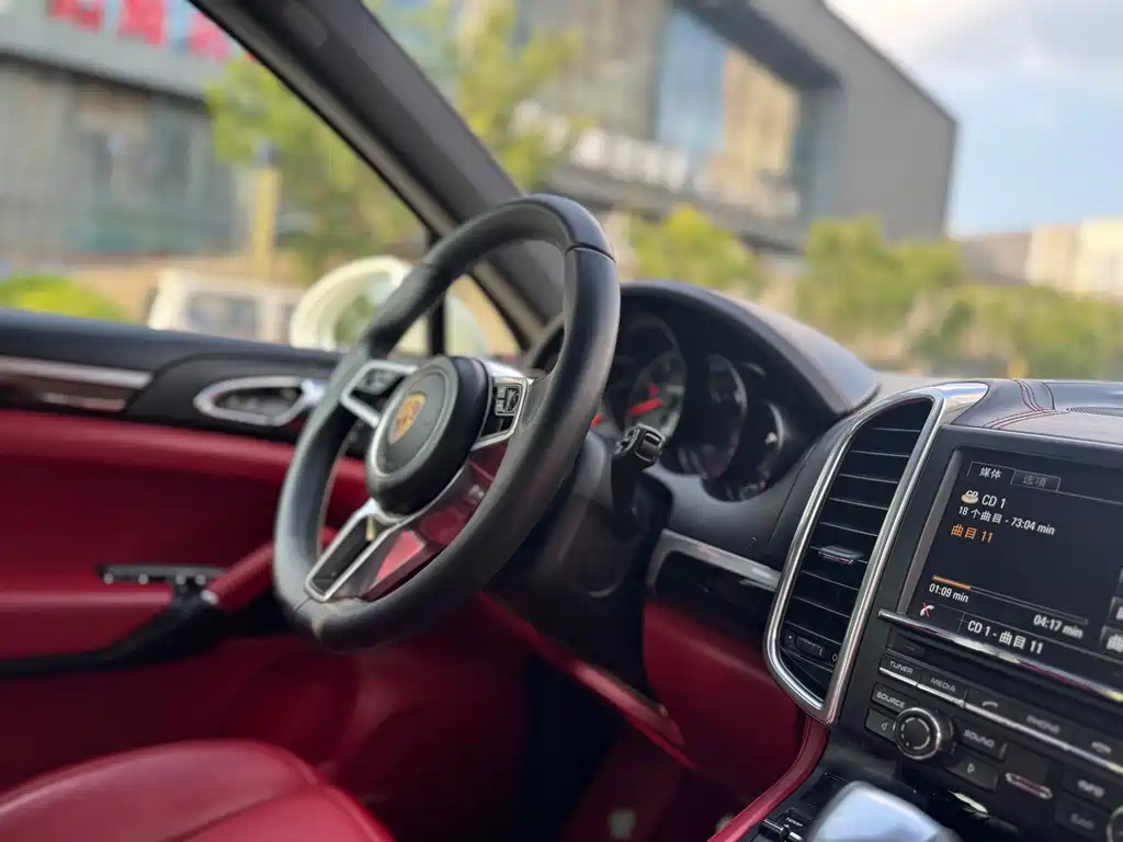 Porsche Cayenne 2015 — фото 9