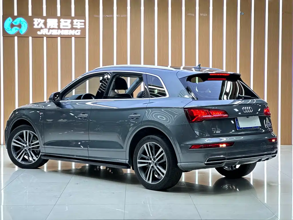 Audi Q5L 2021 — фото 3