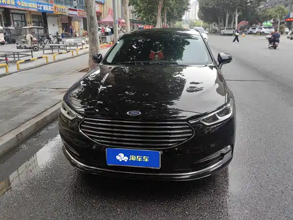 Ford Taurus 2021