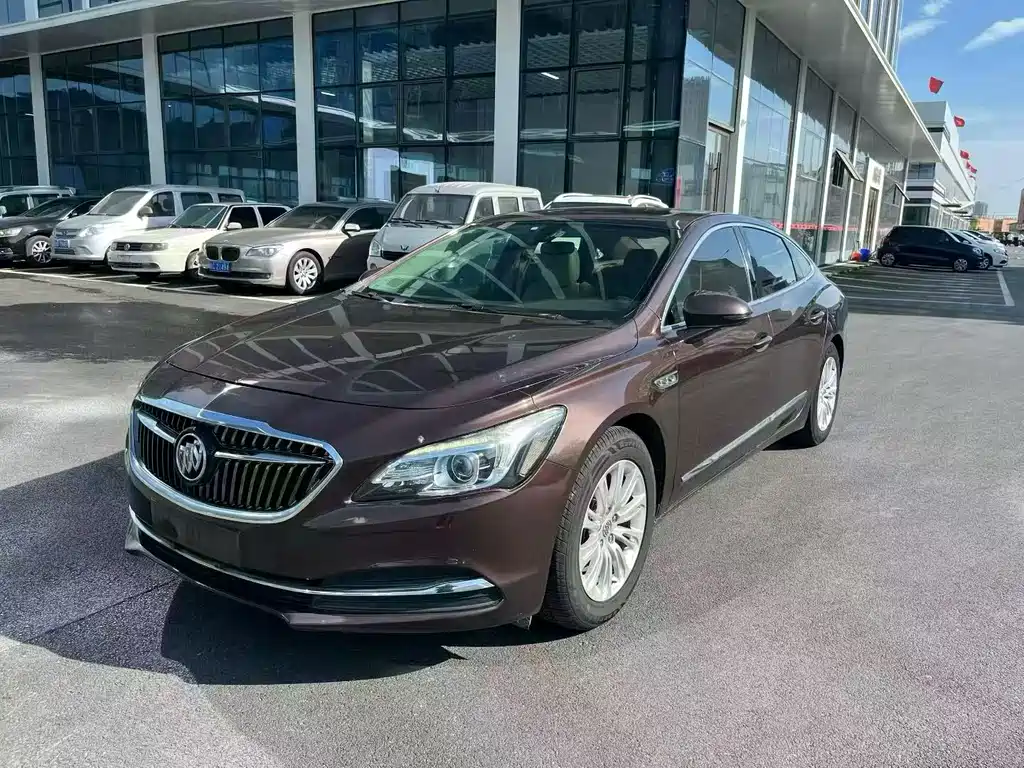 Buick LaCrosse 2017 — фото 1