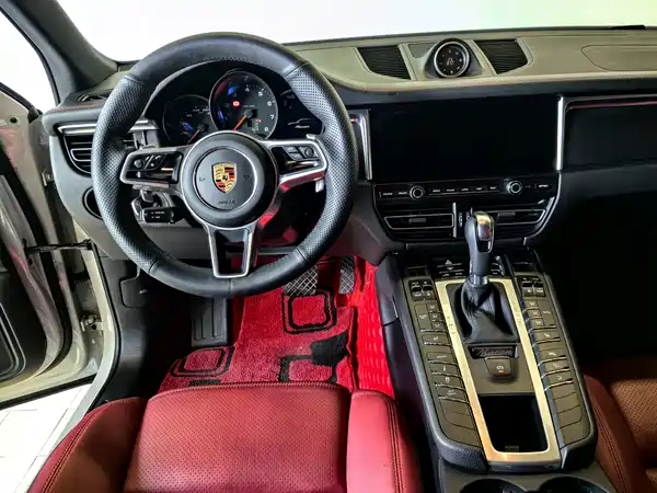Porsche Macan 2021