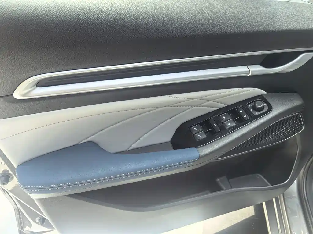 Geely Emgrand 2023 — фото 12