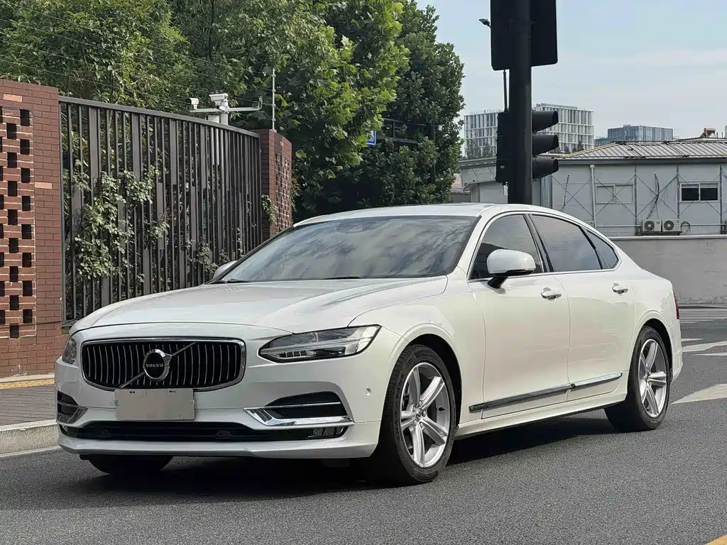 Volvo S90 2019 — фото 1