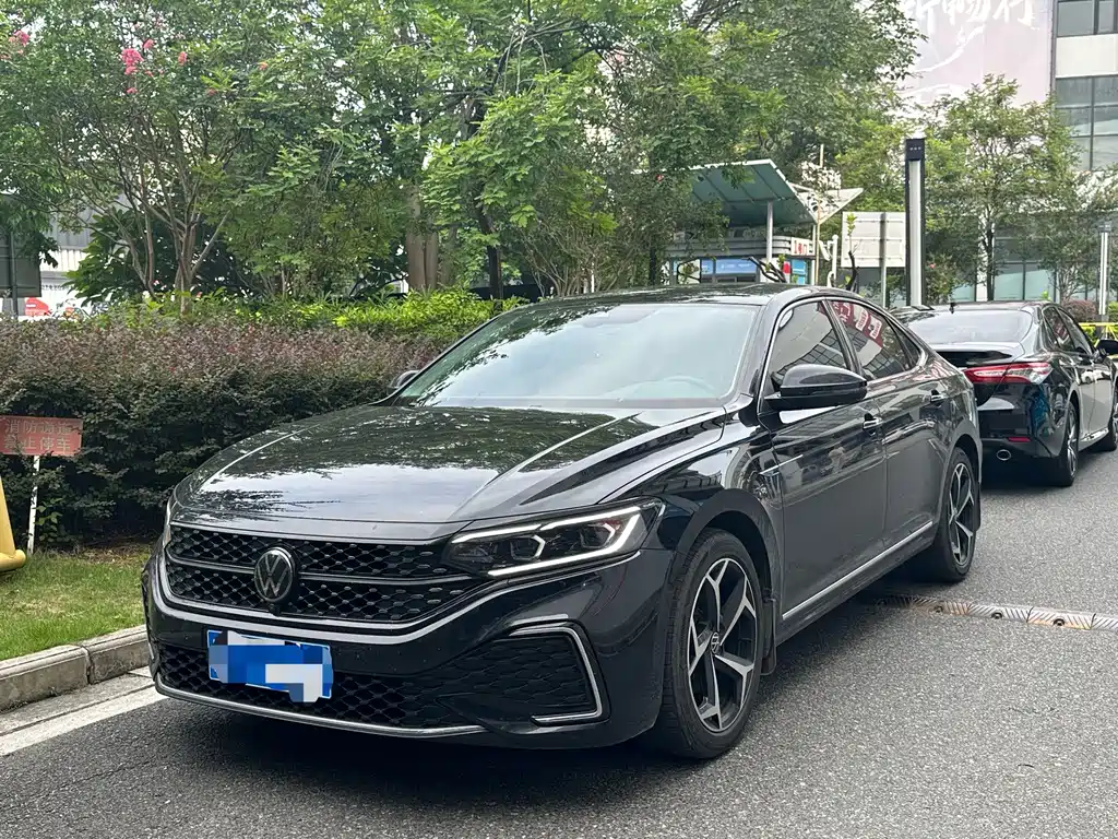 Volkswagen Passat 2024
