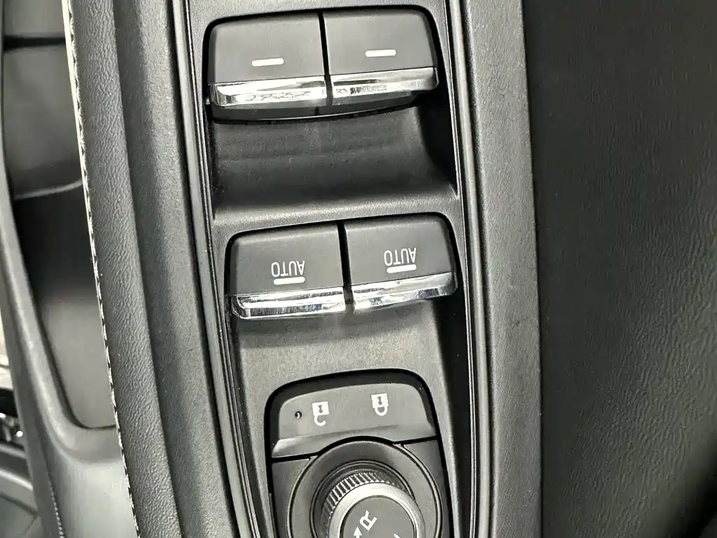 Subaru Forester 2022 — фото 11
