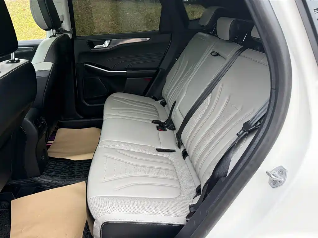 Ford Escape 2022 — фото 10