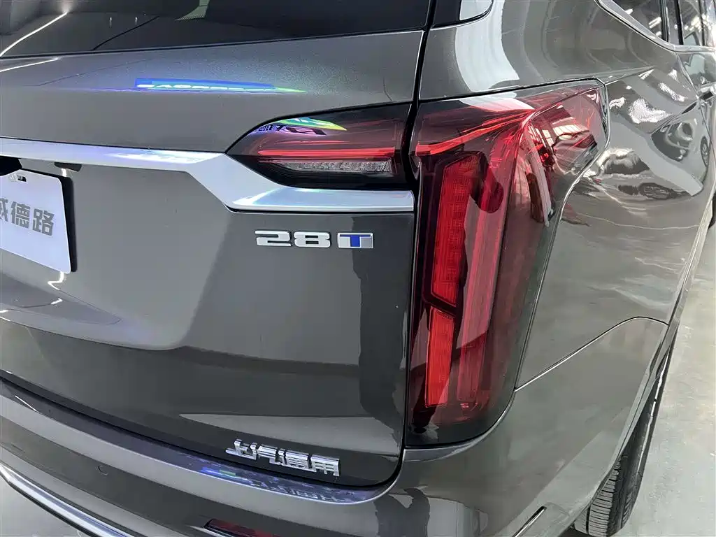 Cadillac XT6 2022 — фото 10