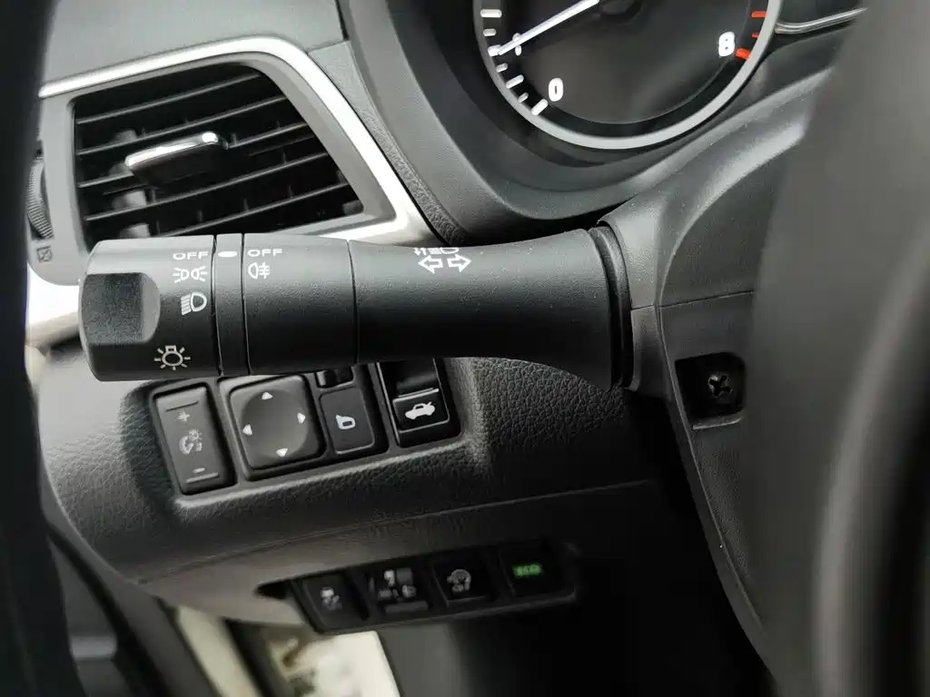 Nissan Sylphy 2023 — фото 21