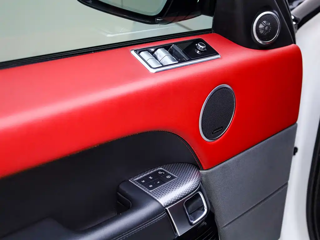 Land Rover Sport 2018 — фото 18