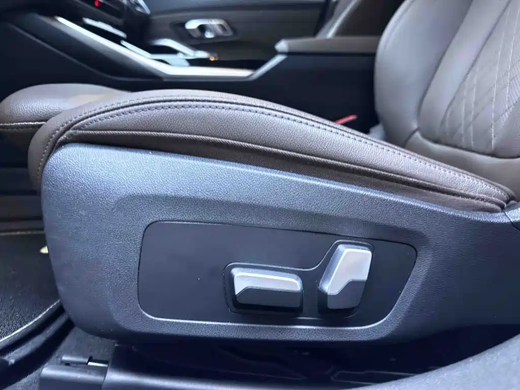 BMW 3 Series 2023 — фото 16