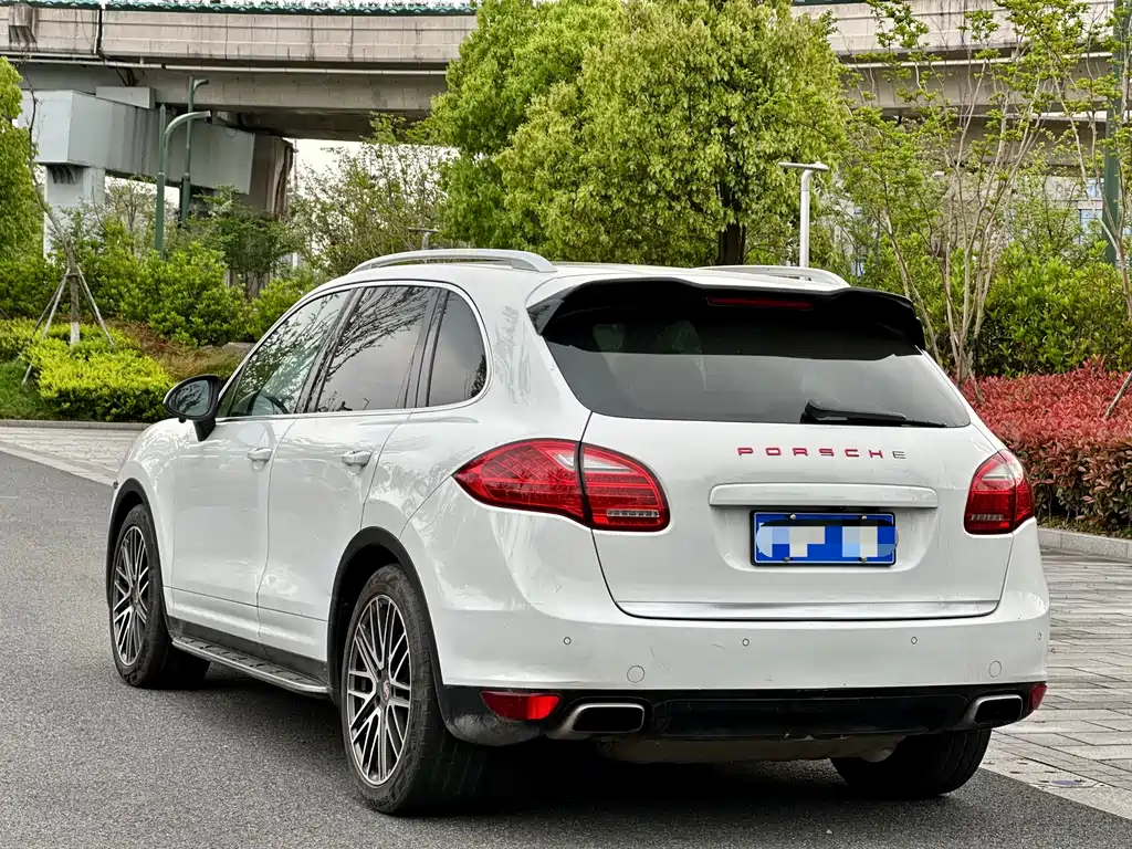 Porsche Cayenne 2012 — фото 4