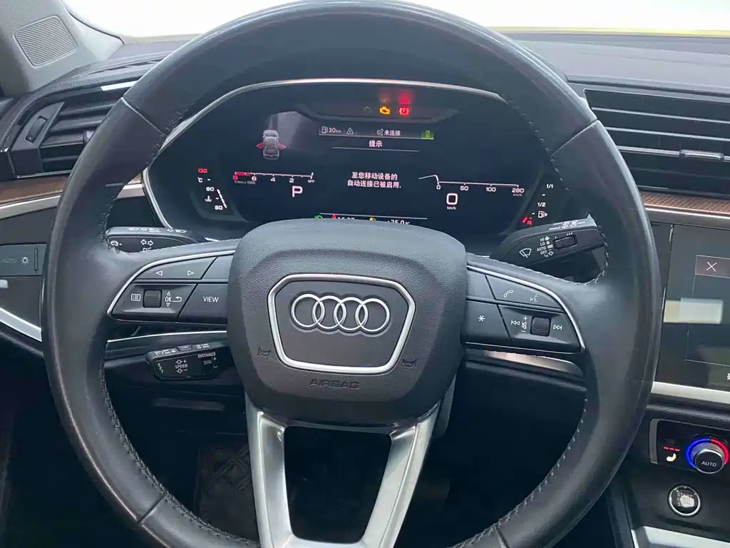 Audi Q3 2022 — фото 12
