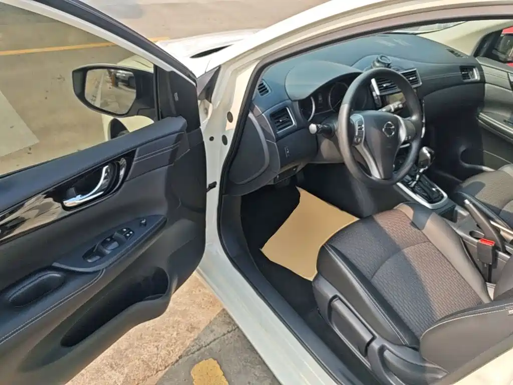 Nissan Tiida 2019 — фото 16
