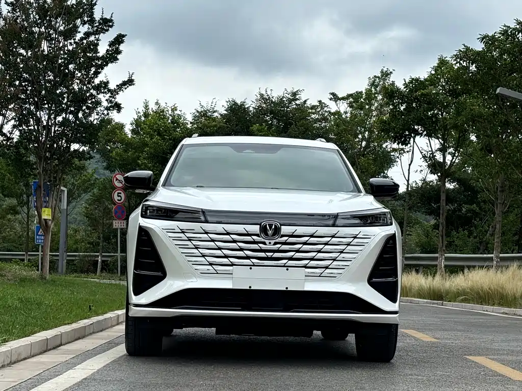Changan CS75 PLUS 2025 — фото 2