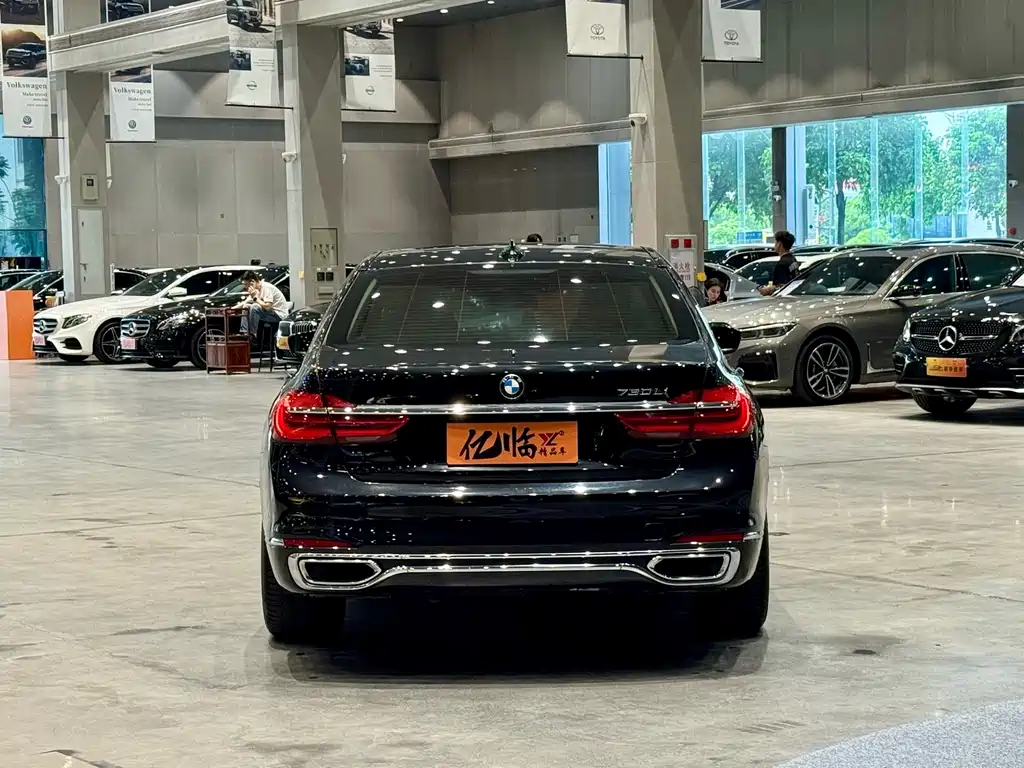BMW 7 Series 2019 — фото 15