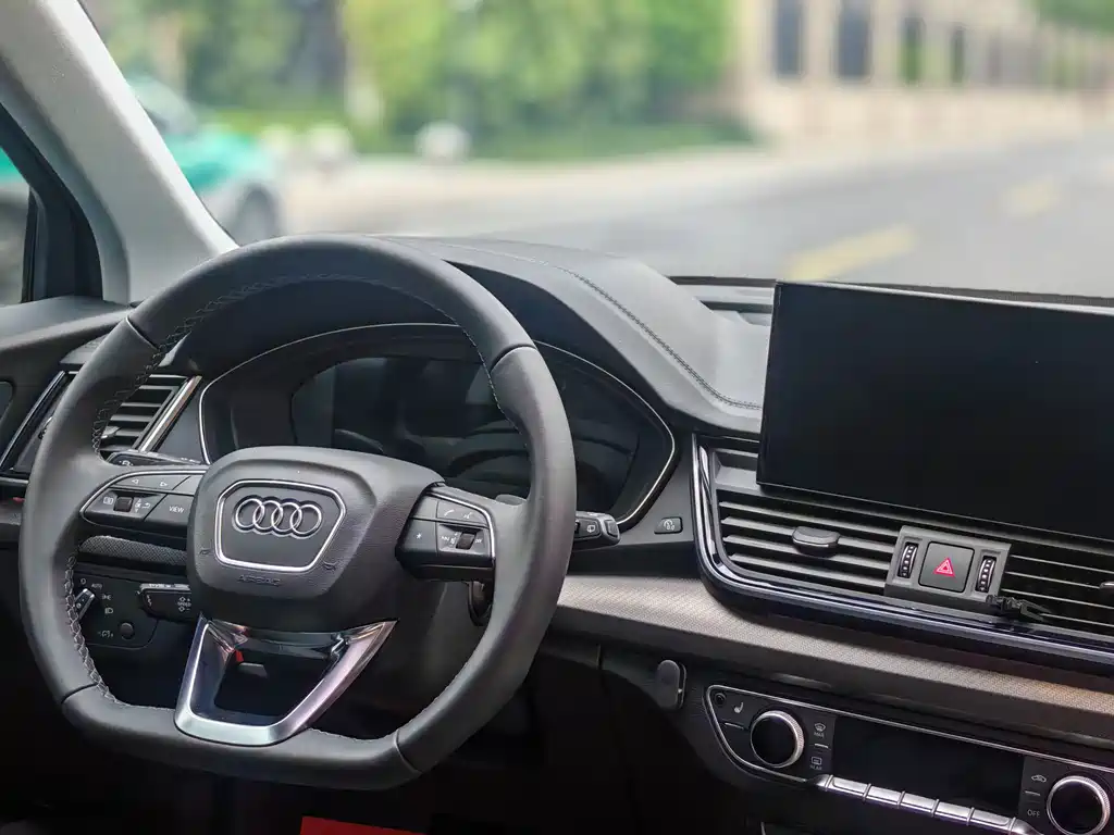 Audi Q5L 2022 — фото 10