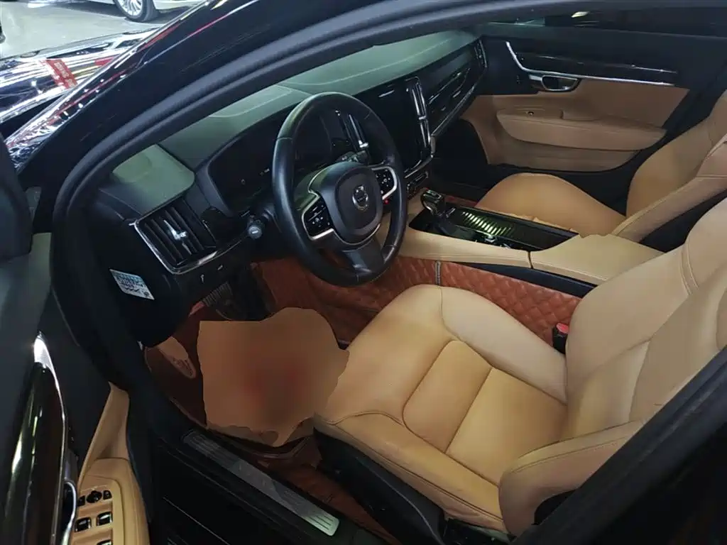 Volvo S90 2018 — фото 16