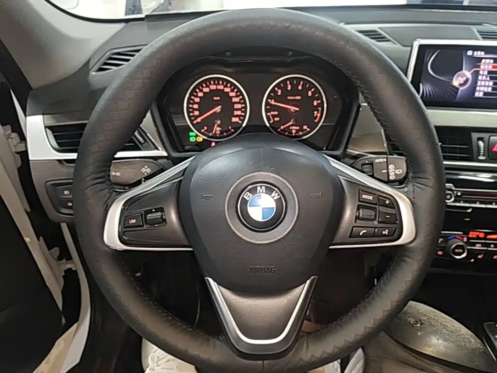 BMW X1 2017 — фото 11