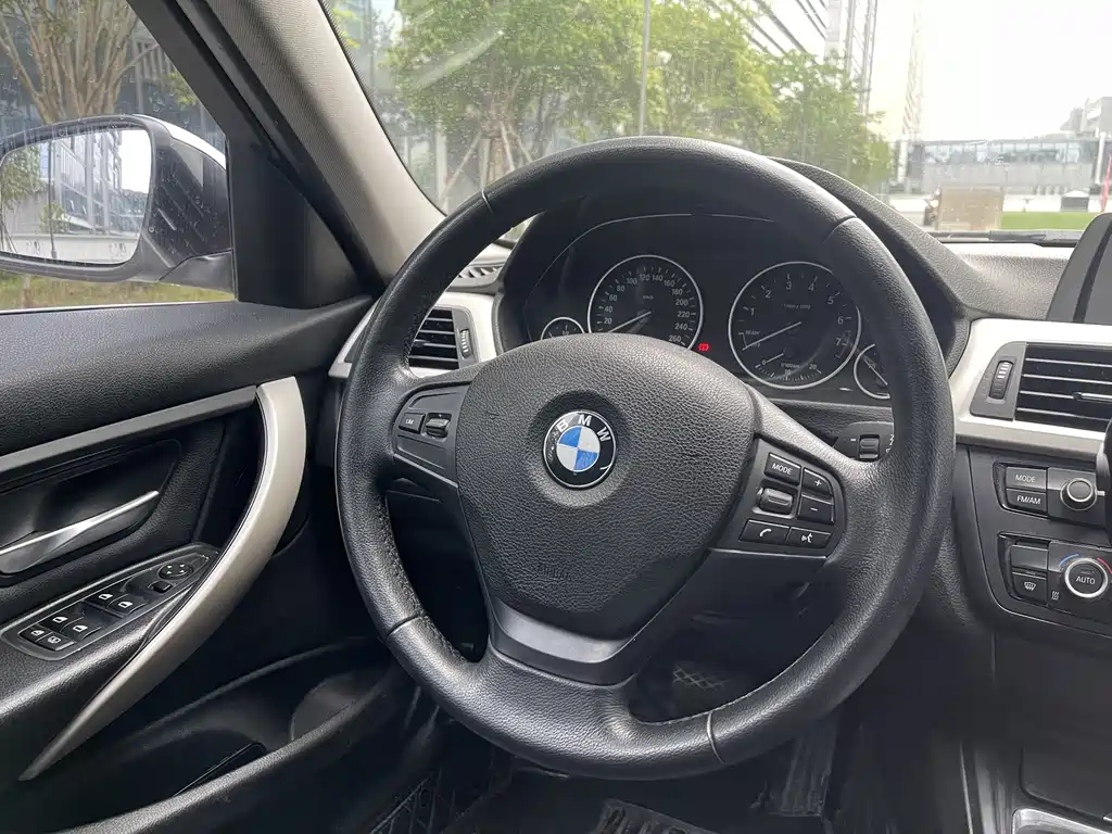 BMW 3 Series 2014 — фото 11