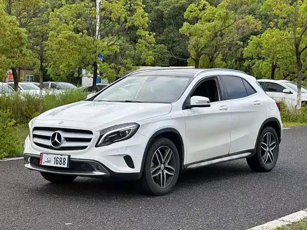 Mercedes-Benz GLA 2015