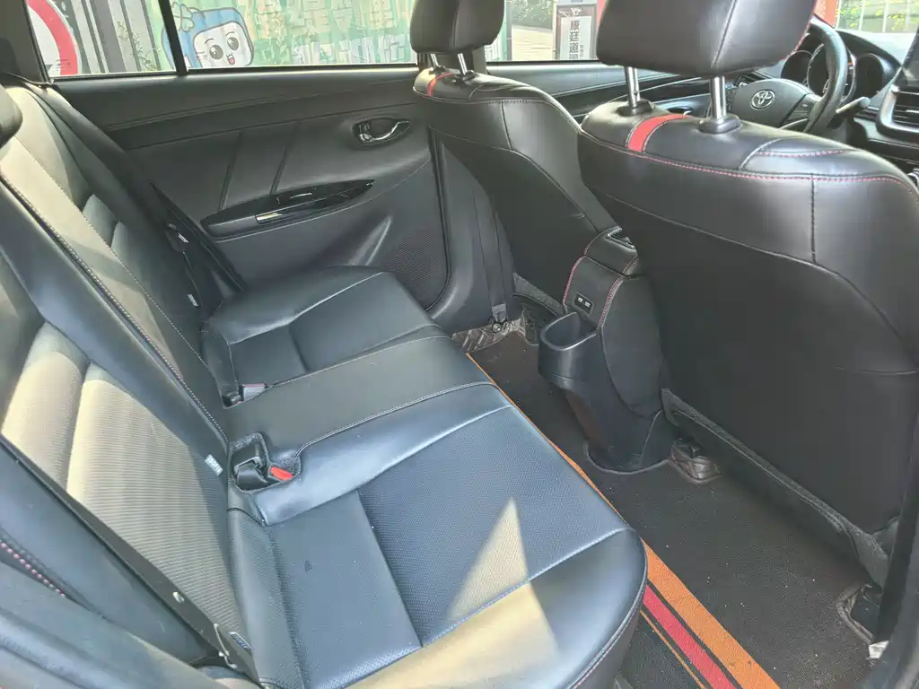 Toyota Yaris L 2022 — фото 15