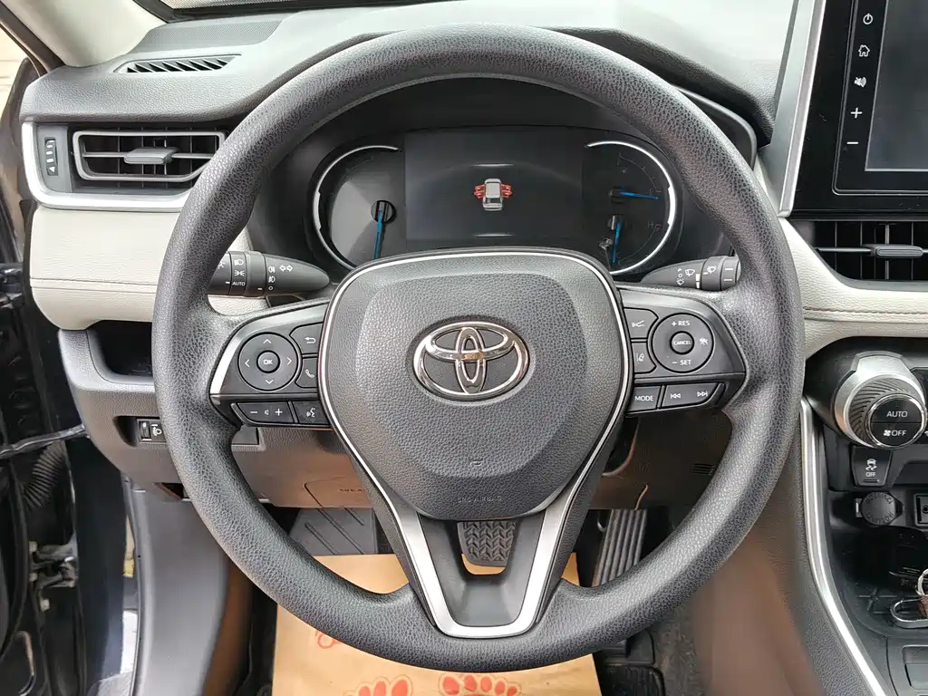 Toyota RAV4 2020 — фото 13