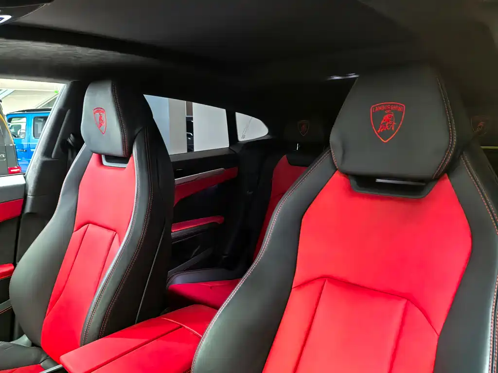 Lamborghini Urus 2022 — фото 16